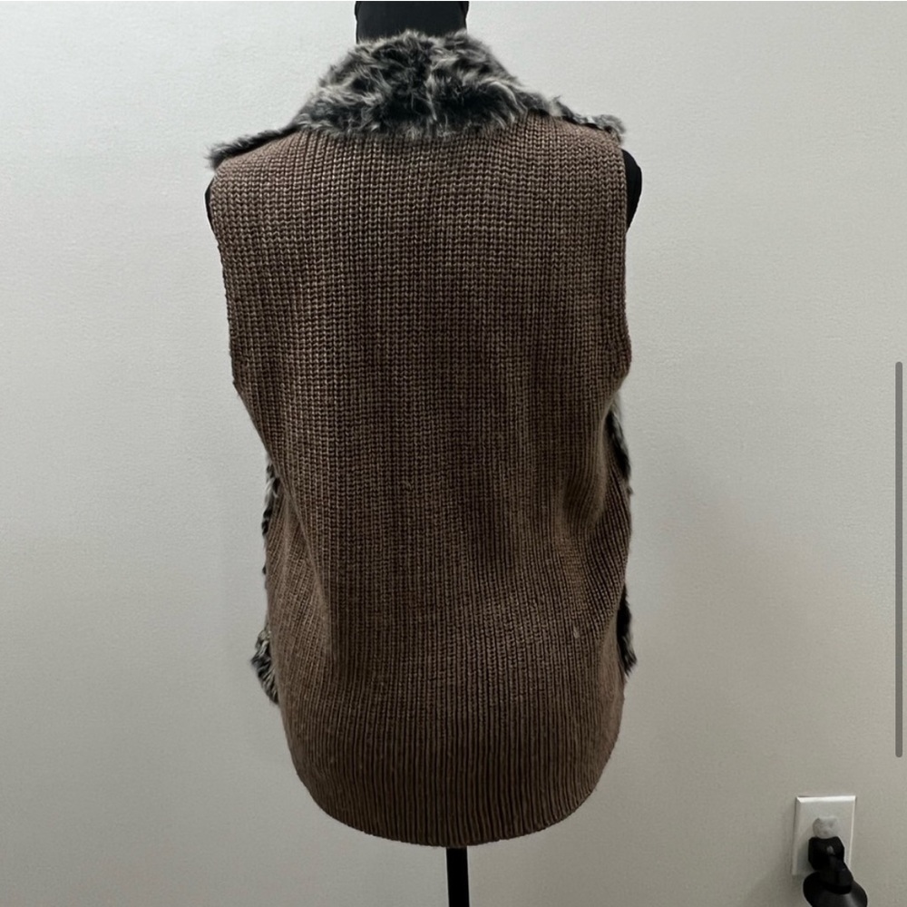 Quinn Rabbit Fur Vest - Picture 3 of 6